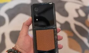 Vertu ra smartphone gập, giá từ 159 triệu đồng