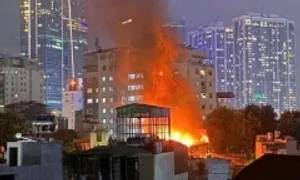 Cháy nhà gần Bệnh viện Phụ sản Hà Nội